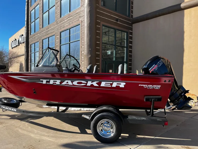 Slide: The Image of Tracker Pro Guide V-175 WT 2025 - 89