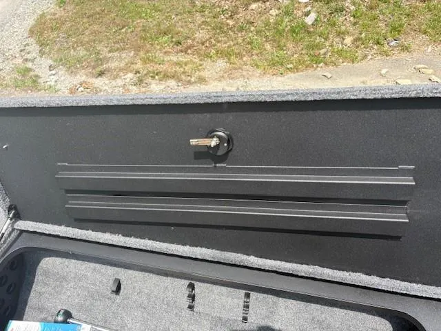 Slide: The Image of Tracker Savage 215 2025 - 90