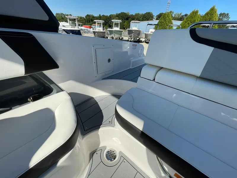 Slide: The Image of Chaparral 270 OSX 2025 - 52