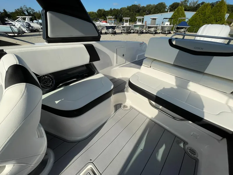 Slide: The Image of Chaparral 270 OSX 2026 - 51