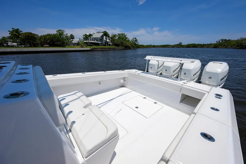 Slide: The Image of Bahama 41 Southern Accent - Cockpit - 14