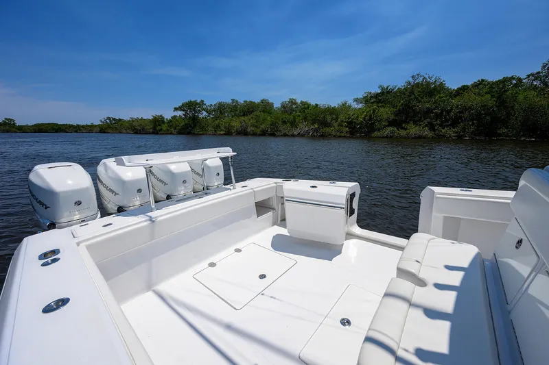 Slide: The Image of Bahama 41 Southern Accent - Dive Door - 18