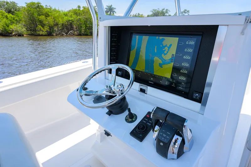 Slide: The Image of Bahama 41 Southern Accent - Console Electronics - 25