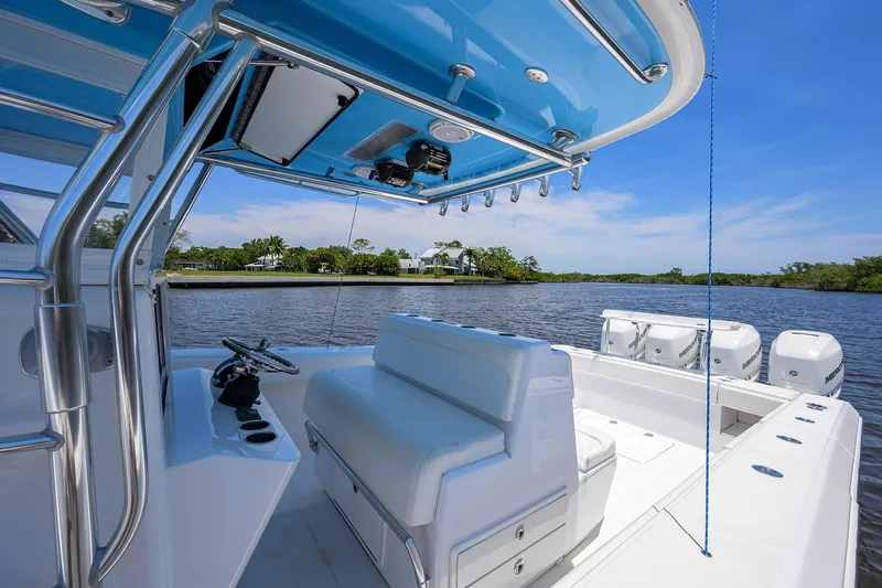 Slide: The Image of Bahama 41 Southern Accent - Helm Seating - 28