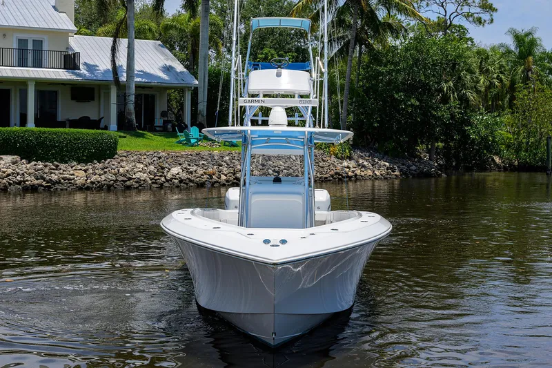 Slide: The Image of Bahama 41 Southern Accent - Bow Profile - 35