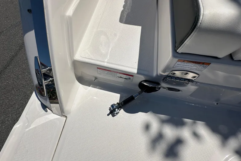 Slide: The Image of Chaparral 270 OSX 2023 - 51