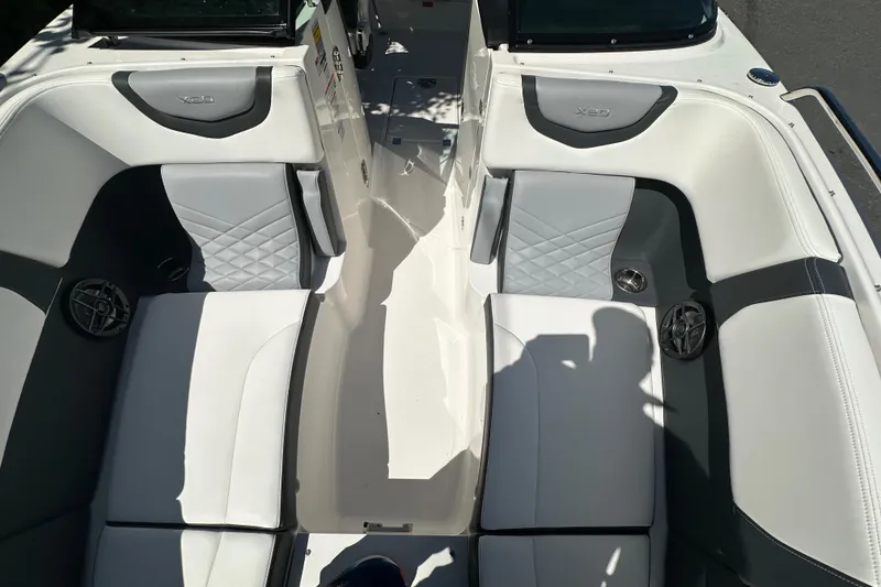 Slide: The Image of Chaparral 270 OSX 2023 - 54