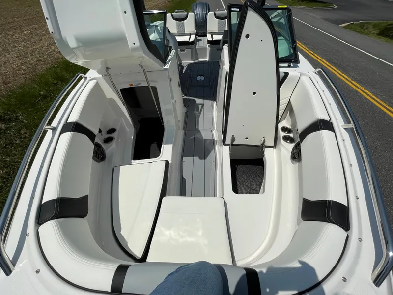 Slide: The Image of Chaparral 250 OSX 2024 - 13