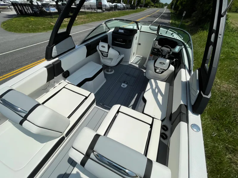 Slide: The Image of Chaparral 250 OSX 2024 - 48