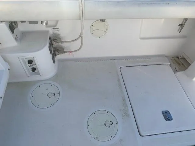 Slide: The Image of Tiara 3100 2001 - 15