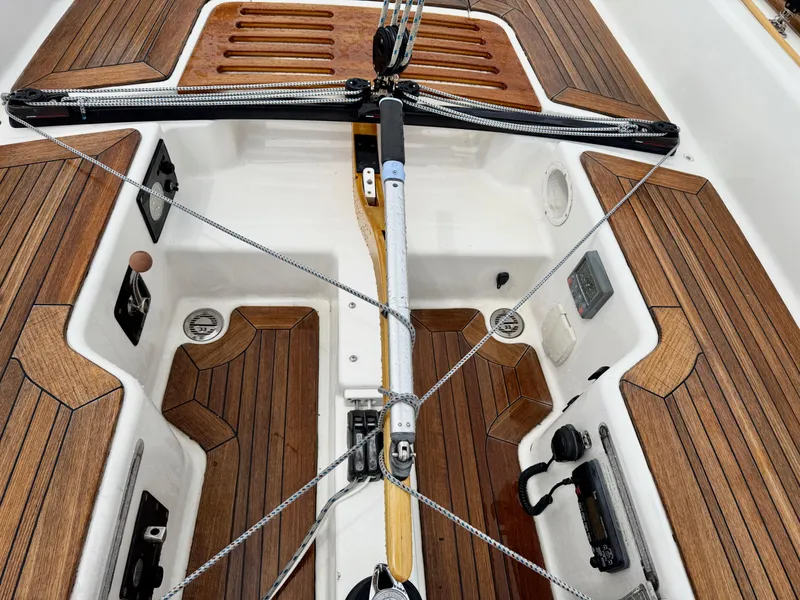 Slide: The Image of Cockpit of 2009 e Sailing Yachts e33 with teak flooring and rigging details. - 14