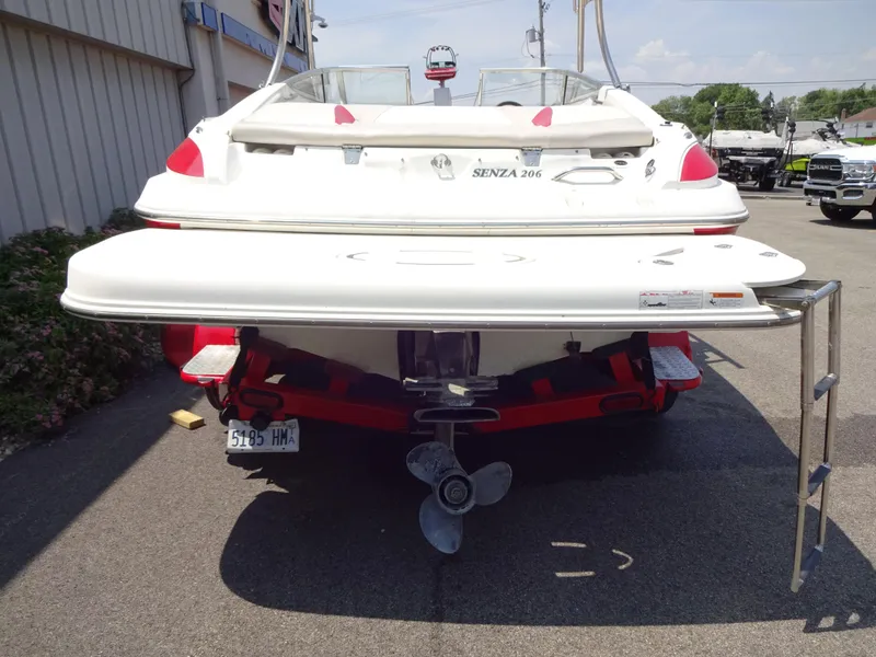 Slide: The Image of 2007 Larson 206 Senza boat, rear view with propeller and swim platform. - 4