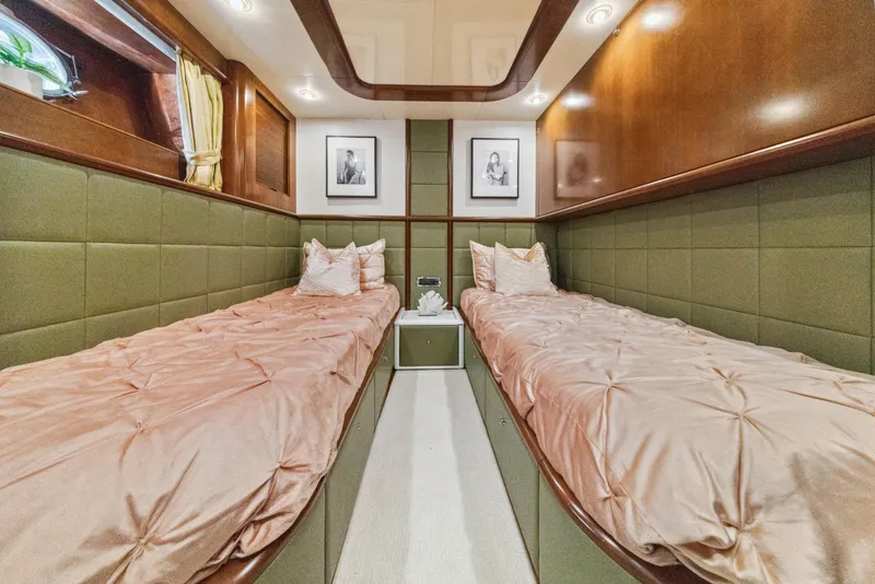 Slide: The Image of Baia Panther 80 2003 - 54