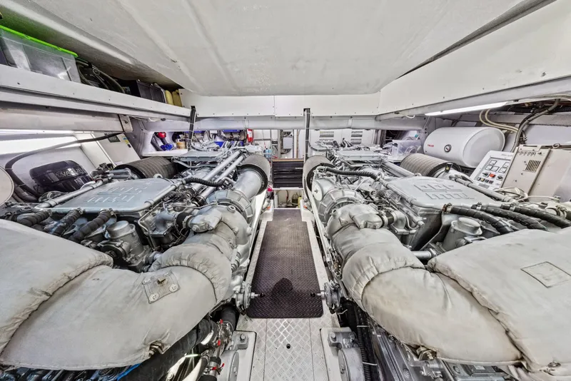 Slide: The Image of Baia Panther 80 2003 - 64