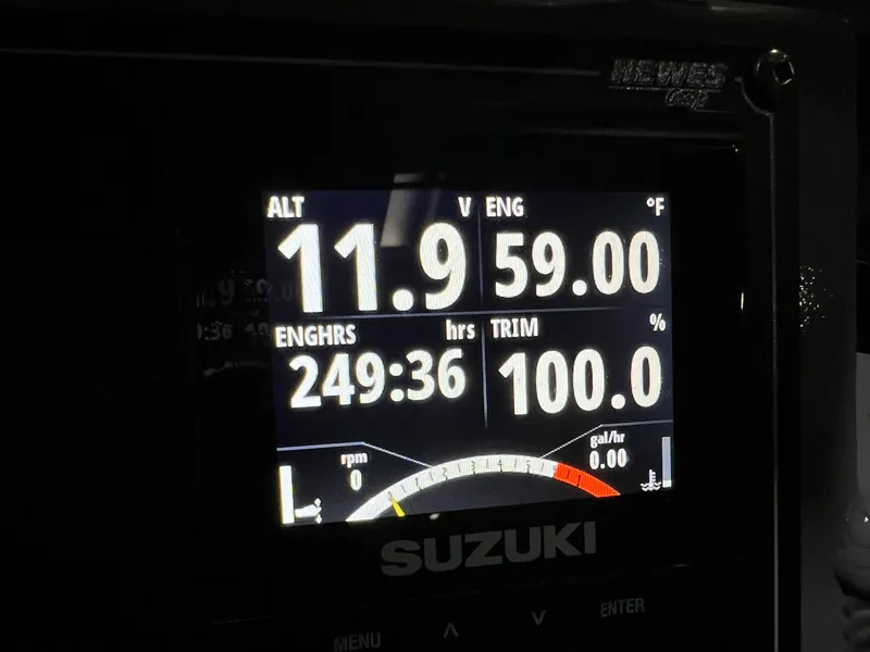 Slide: The Image of Display screen of 2022 Hewescraft 210 Sea Runner ET HT showing engine data. - 25