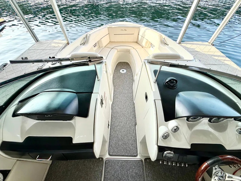 Slide: The Image of Sea Ray 250 SLX 2010 - 52