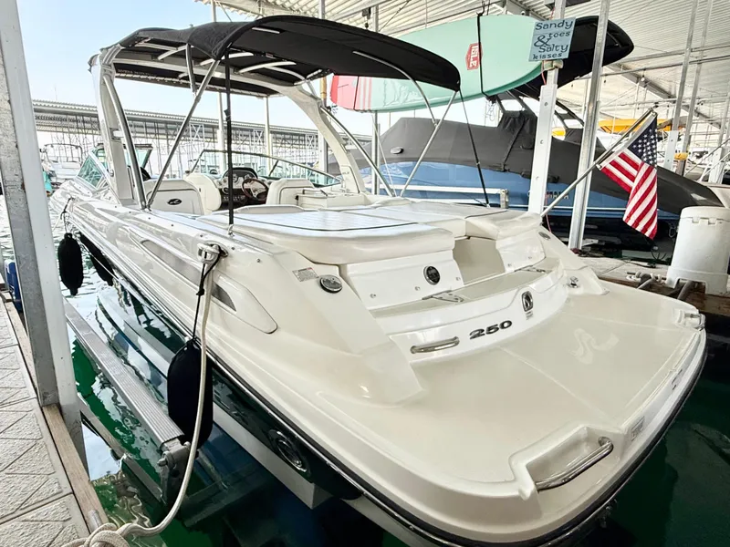 Slide: The Image of Sea Ray 250 SLX 2010 - 60