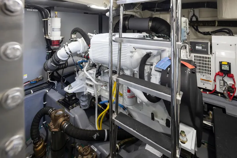 Slide: The Image of Carver C52 Command Bridge 2019 - 50