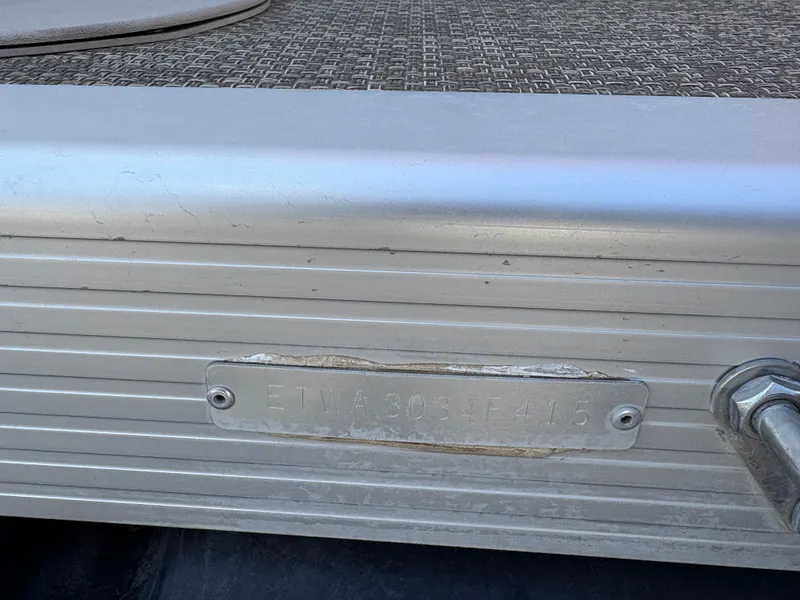 Slide: The Image of 2015 Bennington 21 SLX SPS boat hull identification number plate. - 16