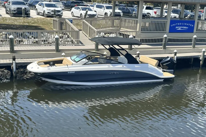 Slide: The Image of Sea Ray SDX 250 Outboard 2019 - 1