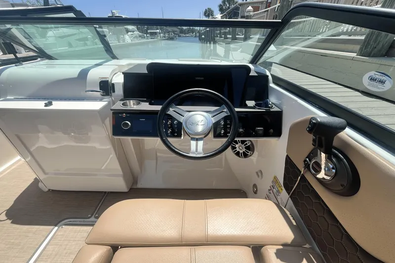 Slide: The Image of Sea Ray SDX 250 Outboard 2019 - 11