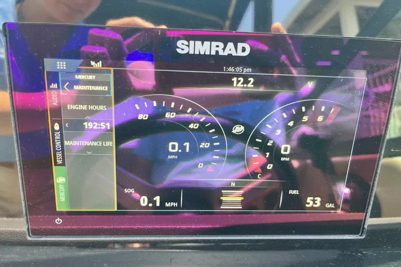 Slide: The Image of Sea Ray SDX 250 Outboard 2019 - 12