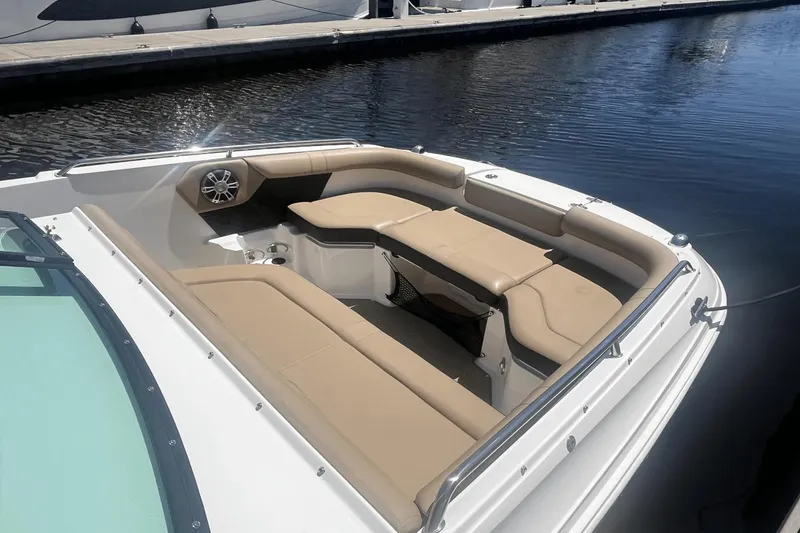 Slide: The Image of Sea Ray SDX 250 Outboard 2019 - 13