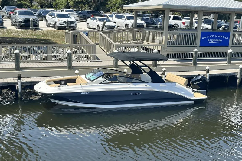 Slide: The Image of Sea Ray SDX 250 Outboard 2019 - 2