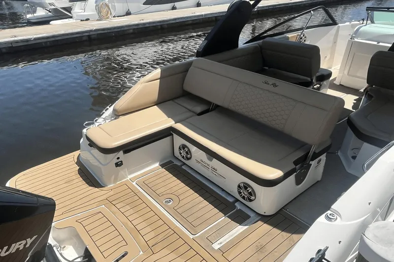 Slide: The Image of Sea Ray SDX 250 Outboard 2019 - 6