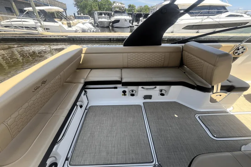 Slide: The Image of Sea Ray SDX 250 Outboard 2019 - 7