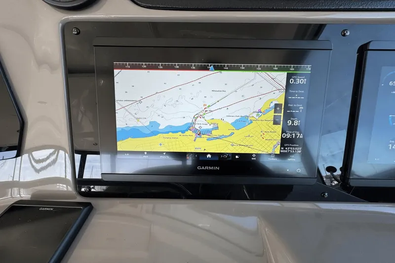 Slide: The Image of Cruisers Yachts 43C 2009 - 10