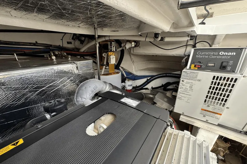 Slide: The Image of Cruisers Yachts 43C 2009 - 24