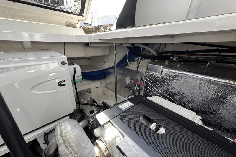 Slide: The Image of Cruisers Yachts 43C 2009 - 25