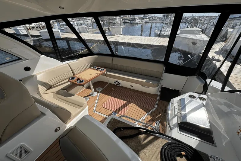 Slide: The Image of Cruisers Yachts 43C 2009 - 4