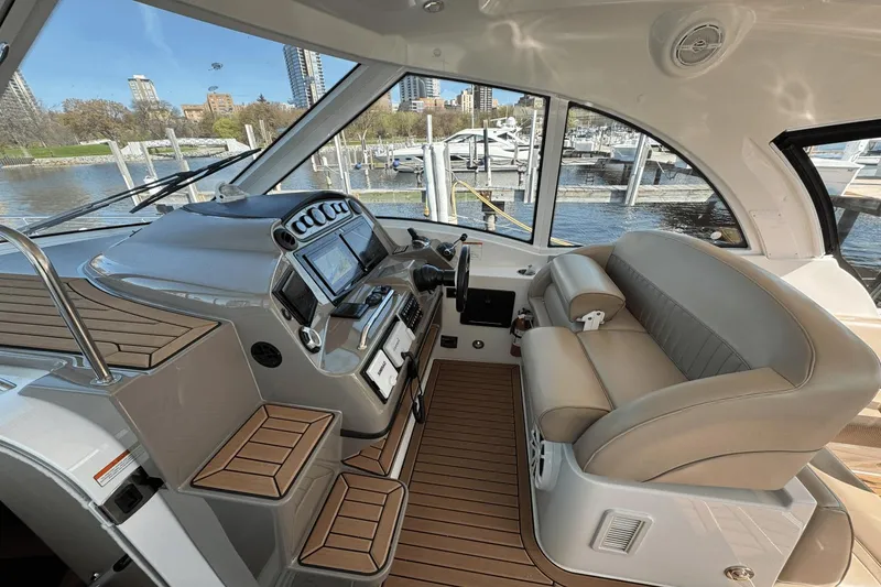 Slide: The Image of Cruisers Yachts 43C 2009 - 6