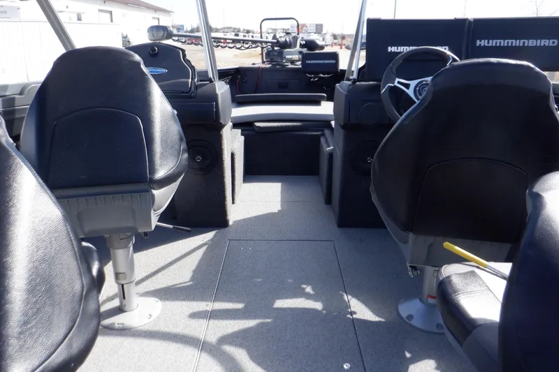 Slide: The Image of Crestliner 1950 Super Hawk 2022 - 59