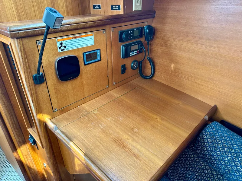 Slide: The Image of Stainless steel stove with two burners on a 2006 Hunter 31 yacht. - 34