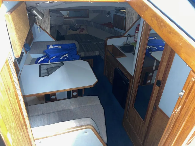 Slide: The Image of Sea Ray 268 Express Cruiser 1988 - 15