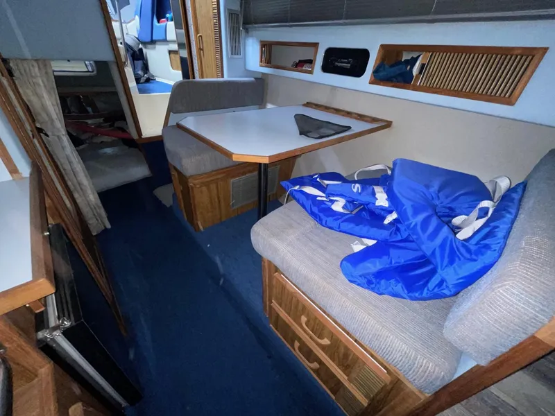 Slide: The Image of Sea Ray 268 Express Cruiser 1988 - 22