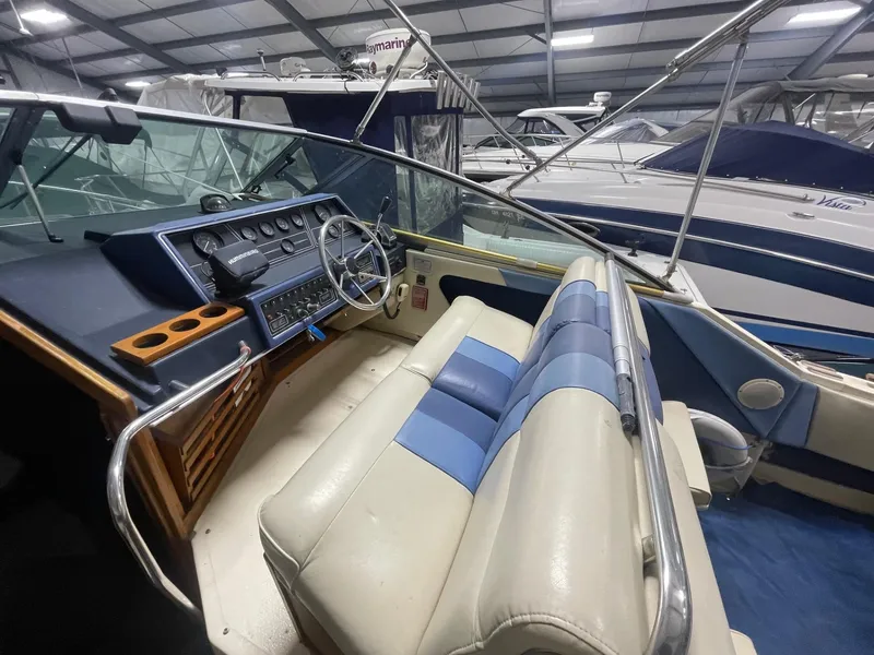 Slide: The Image of Sea Ray 268 Express Cruiser 1988 - 8