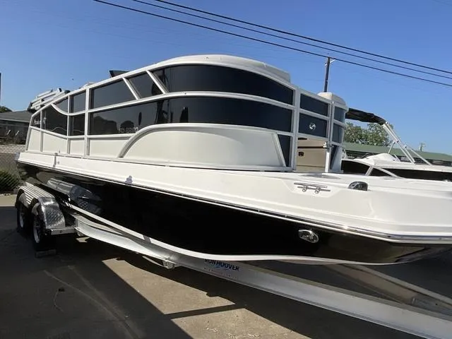 Slide: The Image of Hurricane FD2260REF 2025 - 1