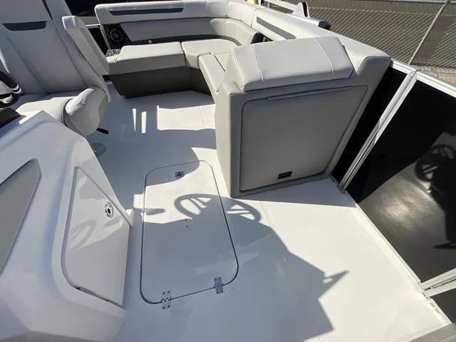 Slide: The Image of Hurricane FD2260REF 2025 - 12