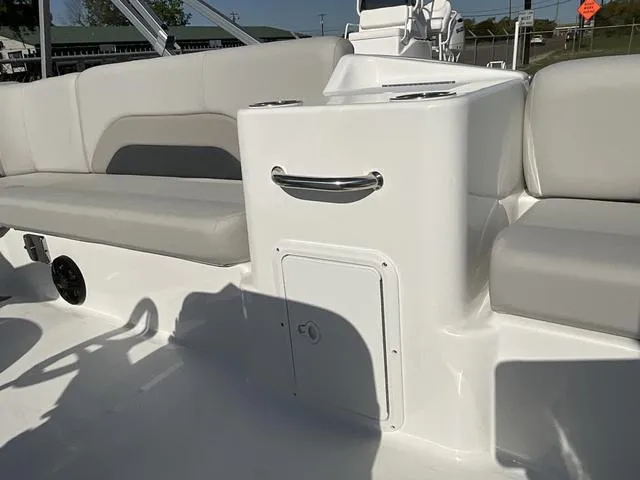 Slide: The Image of Hurricane Fun Deck 198 2025 - 10