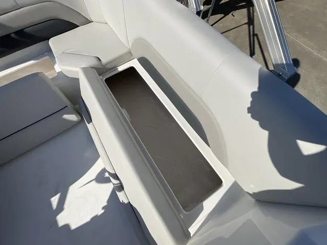 Slide: The Image of Hurricane Fun Deck 198 2025 - 17