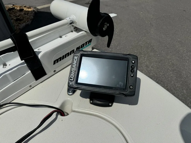 Slide: The Image of Boat dashboard with Lowrance device and Minn Kota motor, Ranger 2310, 2010 model. - 8