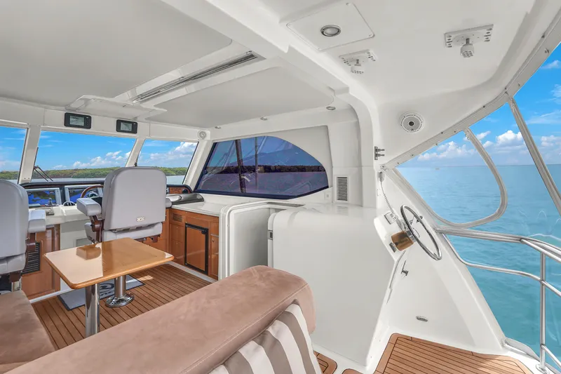 Slide: The Image of Riviera 51 Enclosed Bridge 2008 - 51