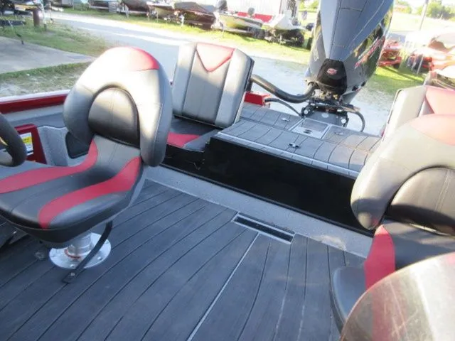 Slide: The Image of Vexus AVX2085s /Mercury 250 ProXS / 7 Year Mercury Warra 2025 - 40