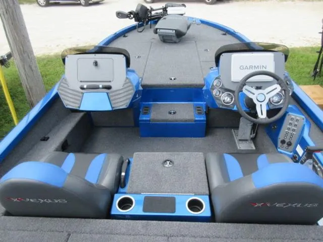 Slide: The Image of Vexus AVX1980 /Mercury 150 Proxs / Vexus & Mercury Promo 2025 - 3