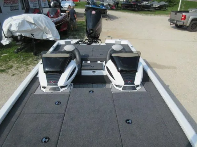Slide: The Image of 2025 Vexus AVX 2080 boat with dual seats and Mercury Pro XS engine. - 7