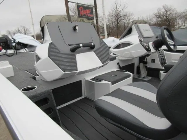 Slide: The Image of Vexus AVX 1985S / Seating For Five / VEXUS & MERCURY PRO 2025 - 11